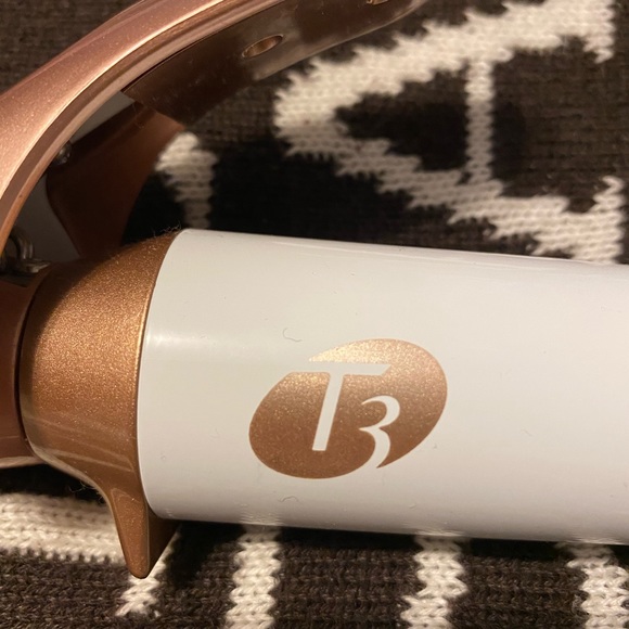 T3 Professional Ceramic Curling Iron - Picture 5 of 7